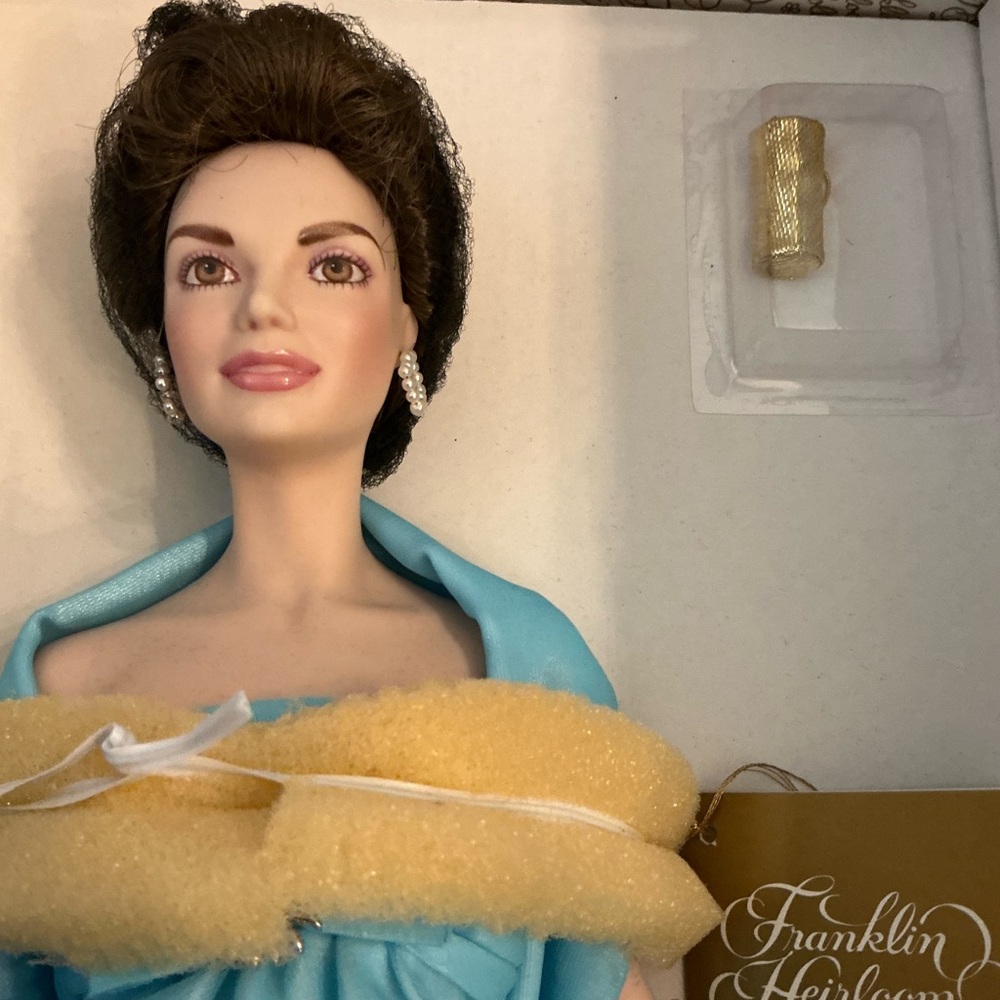 FRANKLIN MINT HEIRLOOM DOLL S, Vintage Jackie Kennedy at the Newport Gala, NWB